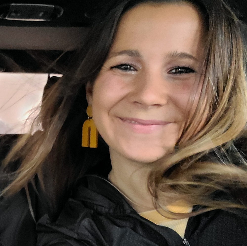 Meet your Posher, Caitlin